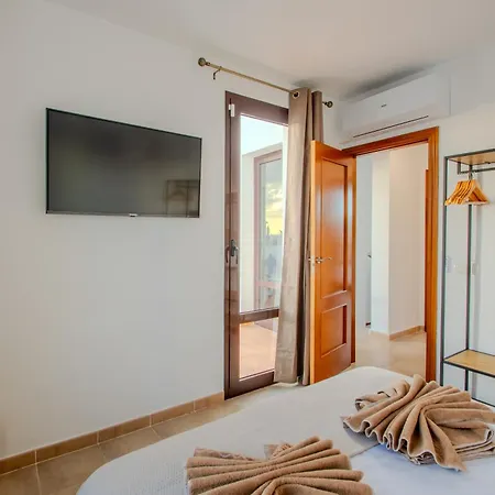 Tania Luxury