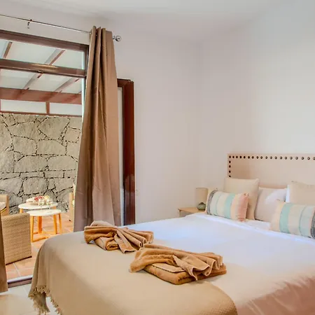 Tania Luxury