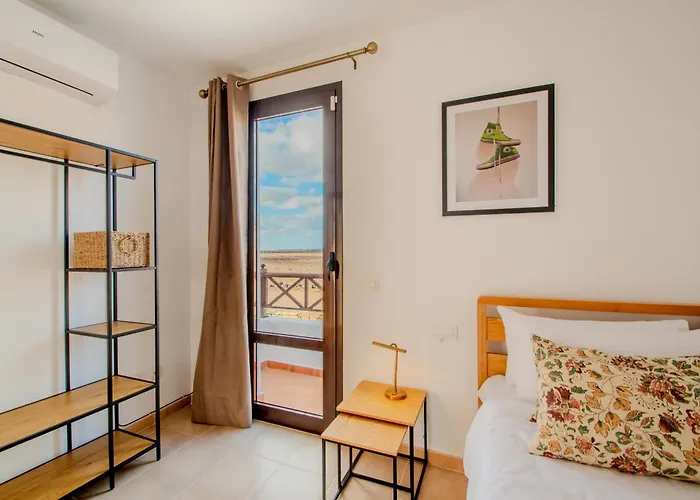 Tania Luxury